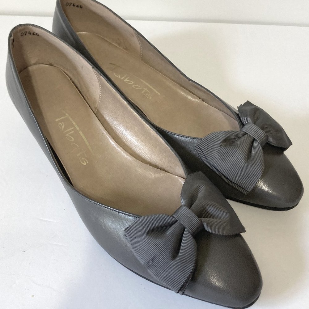 NWOT Talbots SZ 11.5 Gray leather pumps with grosgrain bow detail 1.5" heel